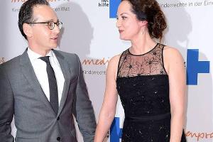 Heiko Maas und Natalia Wörner glänzen auf dem roten Teppich