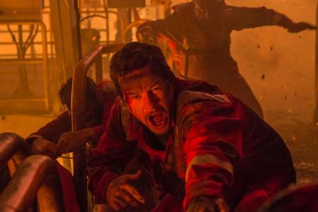 Mike Williams (Mark Wahlberg) und die restliche Besatzung der Mike Williams (Mark Wahlberg) und die restliche Besatzung der