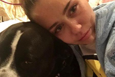 Schluchzend im Hillary-Shirt: Bei Miley Cyrus flossen nach der US-Wahl Tränen Schluchzend im Hillary-Shirt: Bei Miley Cyrus flossen nach der US-Wahl Tränen