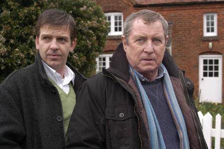 DS Ben Jones (Jason Hughes, l.) und DCI Tom Barnaby (John Nettles, r.) DS Ben Jones (Jason Hughes, l.) und DCI Tom Barnaby (John Nettles, r.)