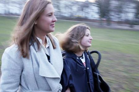 Dana Schweiger (l.) mit ihrer Tochter Emma Dana Schweiger (l.) mit ihrer Tochter Emma