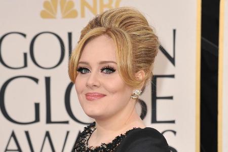 Ganze 14 Kilo sind schon runter! Adele ist begeisterte Anhängerin der Sirtuin-Diät Ganze 14 Kilo sind schon runter! Adele ist begeisterte Anhängerin der Sirtuin-Diät