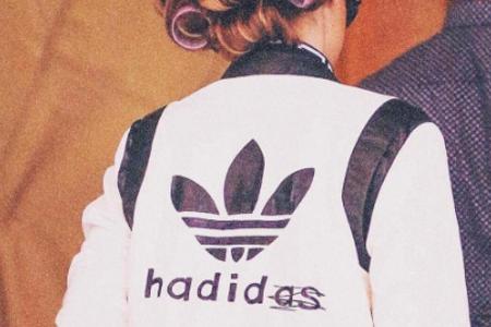 Dieses Foto von ihrer personalisierten Jacke postete Gigi Hadid auf ihrem Instagram-Account Dieses Foto von ihrer personalisierten Jacke postete Gigi Hadid auf ihrem Instagram-Account