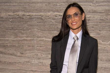 Demi Moore im Anzug bei der Demi Moore im Anzug bei der
