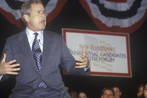 George W. Bush bei einem Auftritt im Jahr 2000