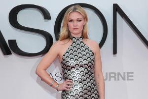"Jason Bourne"-Star Julia Stiles schwört auf Hot Yoga