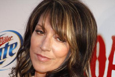 Katey Sagal spielt die Mutter von Penny (Kaley Cuoco) Katey Sagal spielt die Mutter von Penny (Kaley Cuoco)