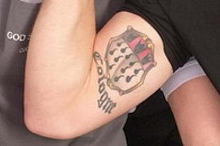 Um den Träger dieses Tattoos zu erkennen, braucht es kein Insiderwissen...
