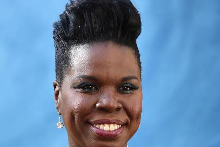 Leslie Jones findet, dass kurvige Frauen von Designern vernachlässigt werden Leslie Jones findet, dass kurvige Frauen von Designern vernachlässigt werden