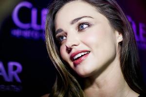 Topmodel Miranda Kerr hat sich verlobt!