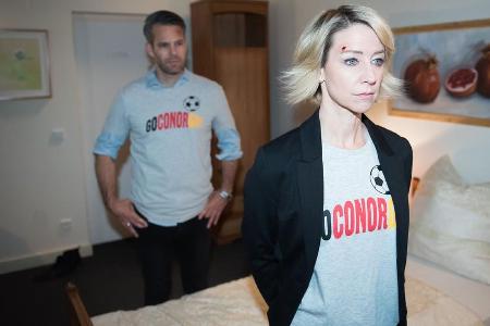 Ute (Isabell Hertel) konfrontiert Till (Ben Ruedinger) mit den Wunden, die er ihr in der Vergangenheit zugefügt hat Ute (Isabell Hertel) konfrontiert Till (Ben Ruedinger) mit den Wunden, die er ihr in der Vergangenheit zugefügt hat