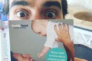 Komiker Russell Brand freut sich auf sein erstes Kind
