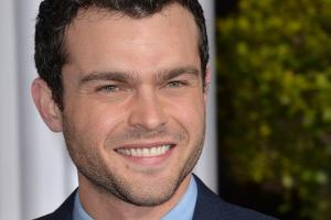 "Star Wars": Alden Ehrenreich darf sich offiziell Han Solo nennen