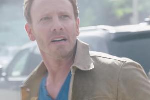Alle Kühe fliegen hoch: "Sharknado"-Trailer wirbelt neue Tiere auf