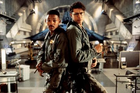 Vor genau 20 Jahren retteten Will Smith (l.) und Jeff Goldblum die Erde Vor genau 20 Jahren retteten Will Smith (l.) und Jeff Goldblum die Erde