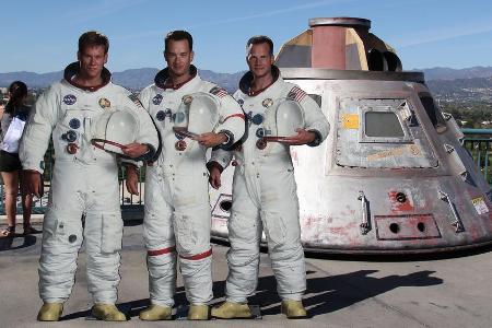 Auch als Papp-Astronaut macht Tom Hanks eine gute Figur