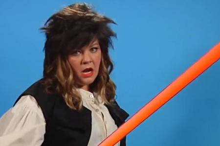 Melissa McCarthy versucht sich in der Rolle des jungen Han Solo Melissa McCarthy versucht sich in der Rolle des jungen Han Solo