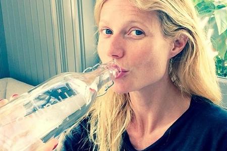 Schauspielerin Gwyneth Paltrow trinkt jede Menge Wasser Schauspielerin Gwyneth Paltrow trinkt jede Menge Wasser