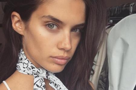 Sara Sampaio unterstützt ihre Model-Kolleginnen