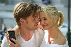 "Die Schadenfreundinnen": Carly (Cameron Diaz) ahnt nicht, was für ein Casanova ihr Freund Mark (Nikolaj Coster-Waldau) ist