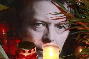 Erste Platte von David Bowie kommt unter den Hammer