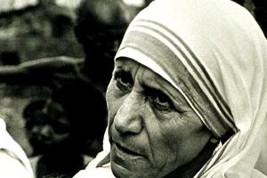 Mutter Teresa ist nun eine Heilige