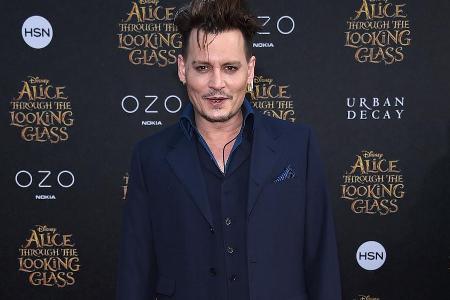 Johnny Depp könnte bald für ein neues, spannendes Projekt vor der Kamera stehen Johnny Depp könnte bald für ein neues, spannendes Projekt vor der Kamera stehen
