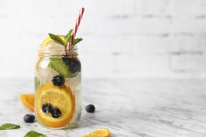 Infused Water: Die besten Rezept-Ideen für den Spätsommer