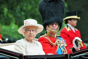Soviel zahlt die Queen für eine Haushaltshilfe im Buckingham Palast