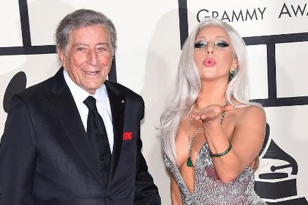 Tony Bennett und Lady Gaga arbeiteten 2014 zusammen. Tony Bennett und Lady Gaga arbeiteten 2014 zusammen.