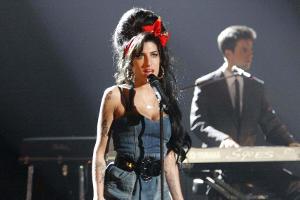 Amy Winehouse kümmert sich posthum um Süchtige