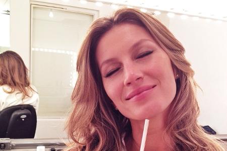 Das brasilianische Topmodel Gisele Bündchen schwört nicht nur äußerlich, sondern auch innerlich auf die Kräfte der Kokosnuss Das brasilianische Topmodel Gisele Bündchen schwört nicht nur äußerlich, sondern auch innerlich auf die Kräfte der Kokosnuss