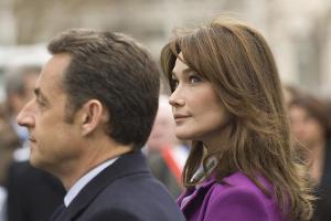 Im Jahr 2008 durfte sich Carla Bruni bereits als Frankreichs First Lady an der Seite Nicolas Sarkozys versuchen