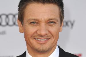 "Arctic Justice": Jeremy Renner wird zum Polarfuchs