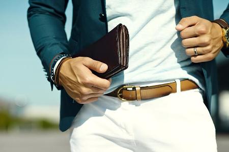 Mit Accessoires verleiht man jedem Outfit im Nu eine individuelle Note Mit Accessoires verleiht man jedem Outfit im Nu eine individuelle Note