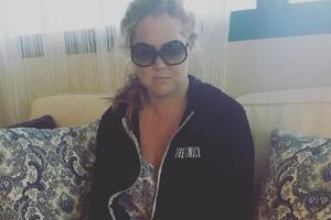Amy Schumer: Im Partnerlook mit einem Kissen
