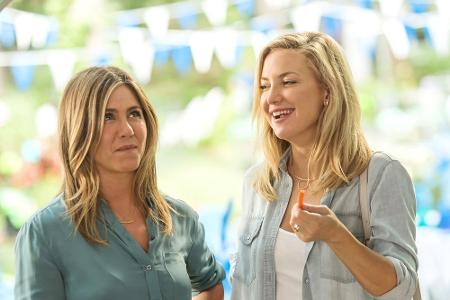 Jennifer Aniston (l.) als Sandy und Kate Hudson als Jesse haben dagegen ganz andere Sorgen. Hudson kannte Regisseur Marshall...