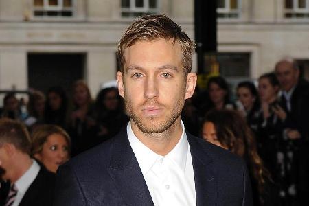 Calvin Harris hat vielleicht kein Glück in der Liebe - aber dafür Spaß beim Betrachten seiner Kontoauszüge Calvin Harris hat vielleicht kein Glück in der Liebe - aber dafür Spaß beim Betrachten seiner Kontoauszüge
