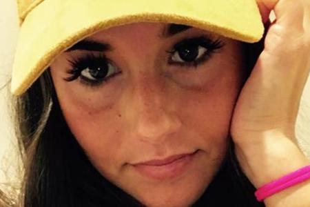 Sarah Lombardi hat einmal mehr den Zorn ihrer Fans auf sich gezogen Sarah Lombardi hat einmal mehr den Zorn ihrer Fans auf sich gezogen