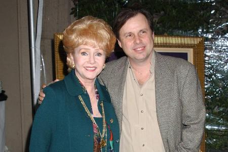 Todd Fisher und seine Mutter Debbie Reynolds im Jahr 2003 Todd Fisher und seine Mutter Debbie Reynolds im Jahr 2003