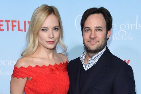 Danny Strong hat sich mit Schauspielkollegin Caitlin Mehner verlobt Danny Strong hat sich mit Schauspielkollegin Caitlin Mehner verlobt