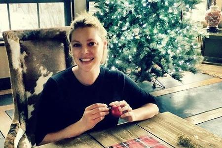 Voller Vorfreude bereitet sich Katherine Heigl auf Weihnachten und ihren Nachwuchs vor Voller Vorfreude bereitet sich Katherine Heigl auf Weihnachten und ihren Nachwuchs vor