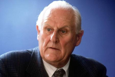 Peter Vaughan, hier am Set des Films Peter Vaughan, hier am Set des Films