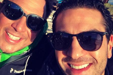 Elyas M'Barek gönnt sich mit einem Kumpel eine Auszeit beim Skifahren Elyas M'Barek gönnt sich mit einem Kumpel eine Auszeit beim Skifahren