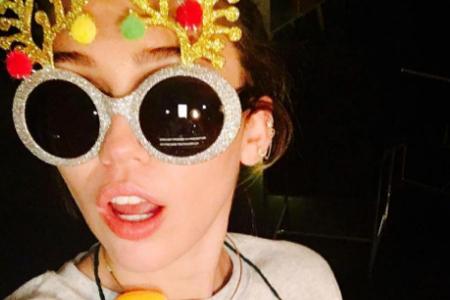 Miley Cyrus wird ein Christbaum Miley Cyrus wird ein Christbaum
