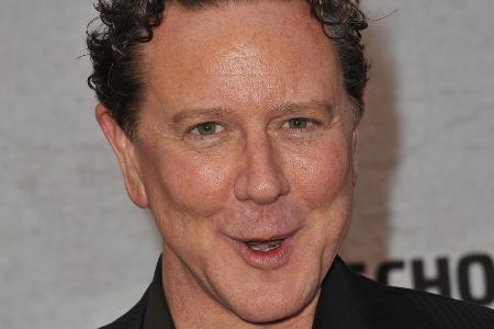 Oha! Am Flughafen von Dallas hat die Polizei den Schauspieler Judge Reinhold festgenommen Oha! Am Flughafen von Dallas hat die Polizei den Schauspieler Judge Reinhold festgenommen