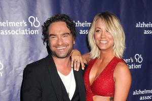 Johnny Galecki und Kaley Cuoco sind in der Serie "The Big Bang Theory" ein Paar