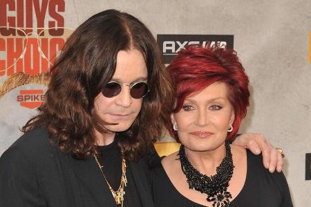 Trotz Affäre haben sich Ozzy und Sharon Osbourne wieder zusammengerauft Trotz Affäre haben sich Ozzy und Sharon Osbourne wieder zusammengerauft