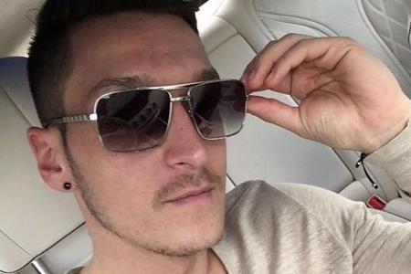 Nationalspieler Mesut Özil legt abseits des Platzes immer wert auf ein gutes Styling.