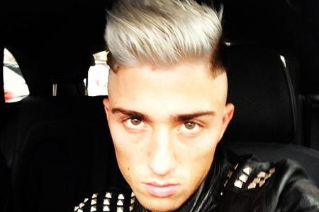 Kevin Kampl (25) von Bayer Leverkusen hat die Haare schön. Die mit Nieten besetzte Lederjacke darf aber auch nicht fehlen.